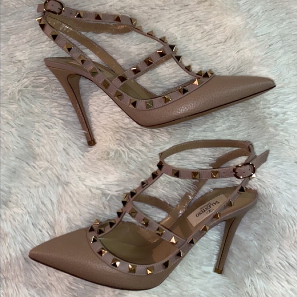 Valentino Rockstud Pump